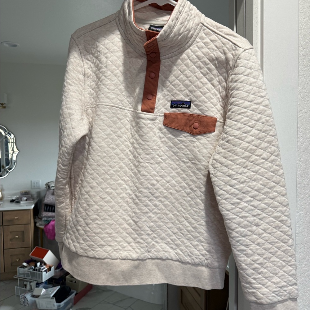 Patagonia Organic Cotton Pullover in Cream - GORGEOUS!
